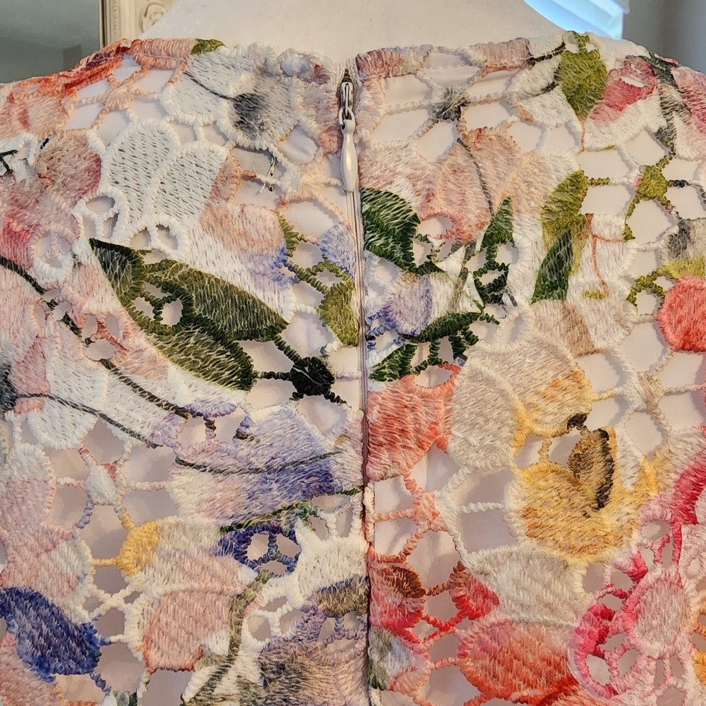 Boston Proper Multicolor Floral V-Neck Top - Picture 5 of 11